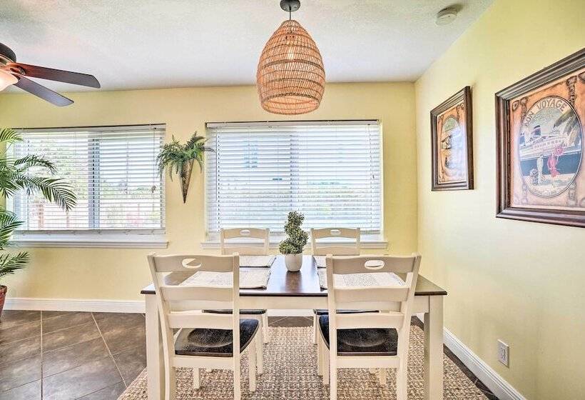 Coastal Bonita Shores Holiday Home Near Beach!