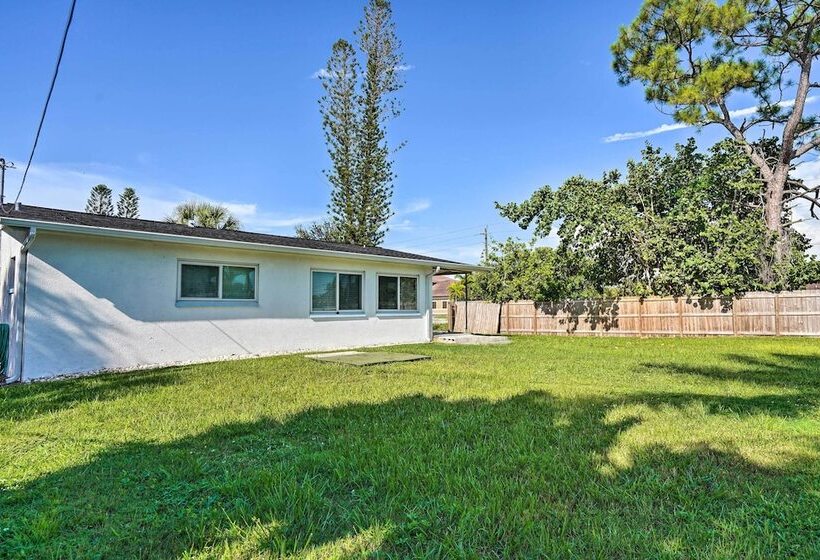 Coastal Bonita Shores Holiday Home Near Beach!