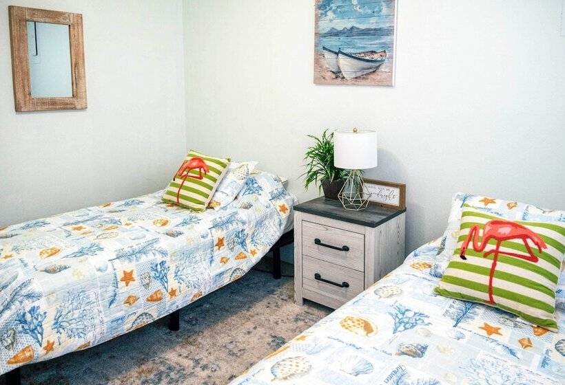 Coastal Bonita Shores Holiday Home Near Beach!