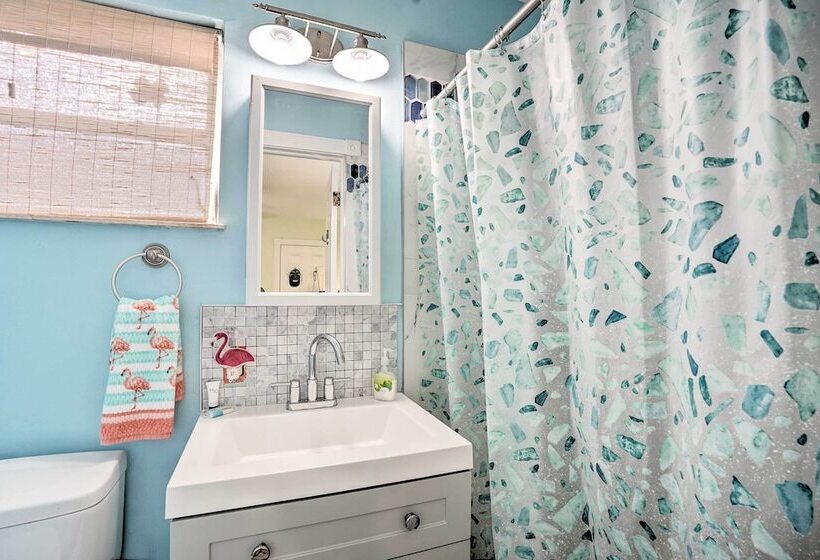 Coastal Bonita Shores Holiday Home Near Beach!