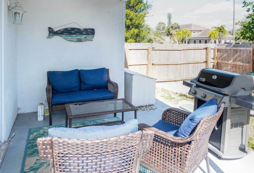 Coastal Bonita Shores Holiday Home Near Beach!