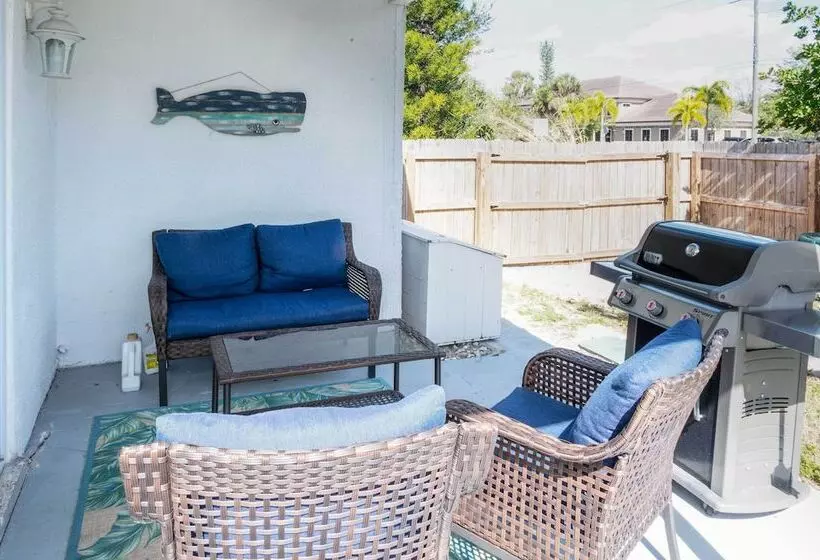 Coastal Bonita Shores Holiday Home Near Beach!