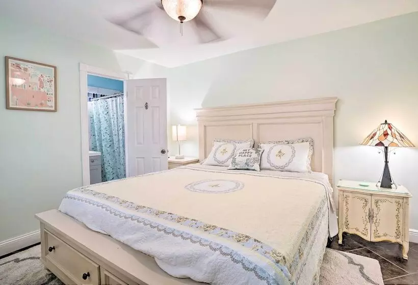 Coastal Bonita Shores Holiday Home Near Beach!