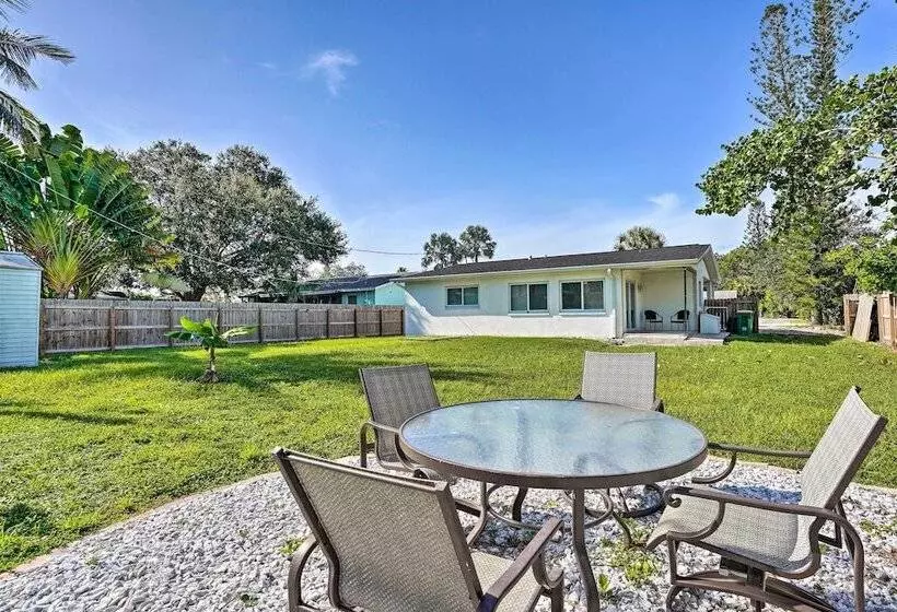 Coastal Bonita Shores Holiday Home Near Beach!