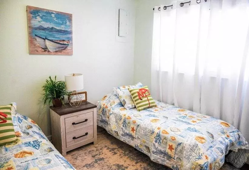 Coastal Bonita Shores Holiday Home Near Beach!