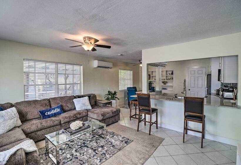 Cozy Key West Beach Cottage: Walk To Beaches!