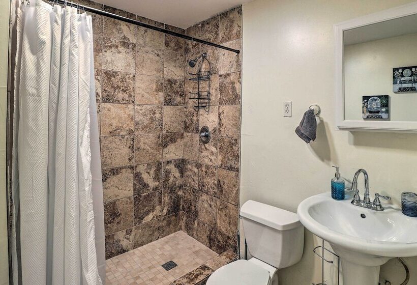 Cozy Key West Beach Cottage: Walk To Beaches!