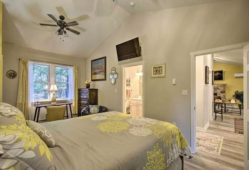 Creekside  Lincoln Lodge  In The Pocono Mtns!