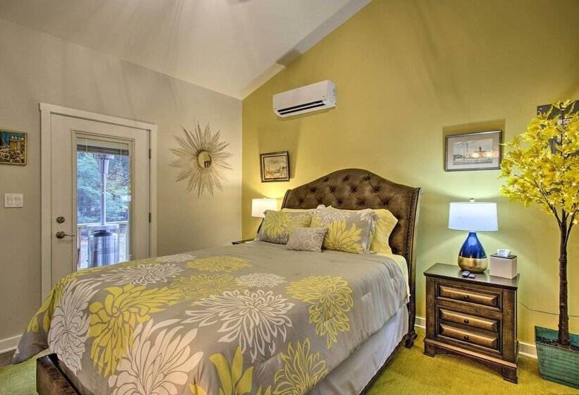 Creekside  Lincoln Lodge  In The Pocono Mtns!