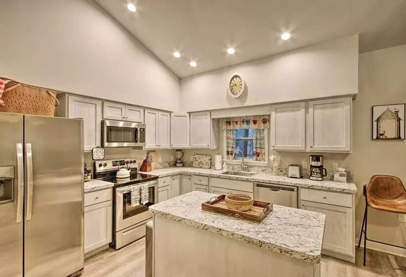 Creekside  Lincoln Lodge  In The Pocono Mtns!