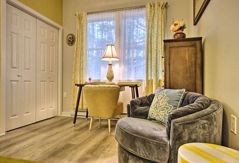 Creekside  Lincoln Lodge  In The Pocono Mtns!