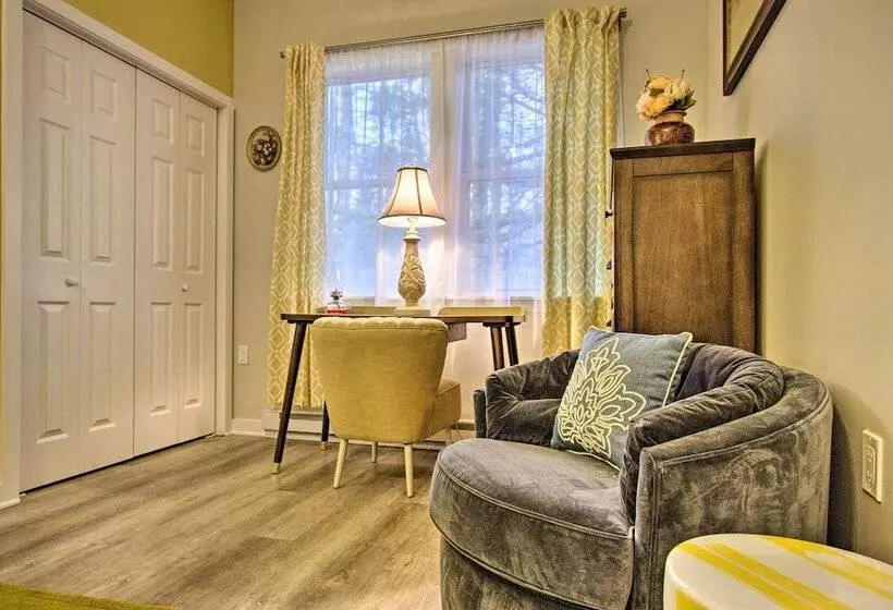 Creekside  Lincoln Lodge  In The Pocono Mtns!