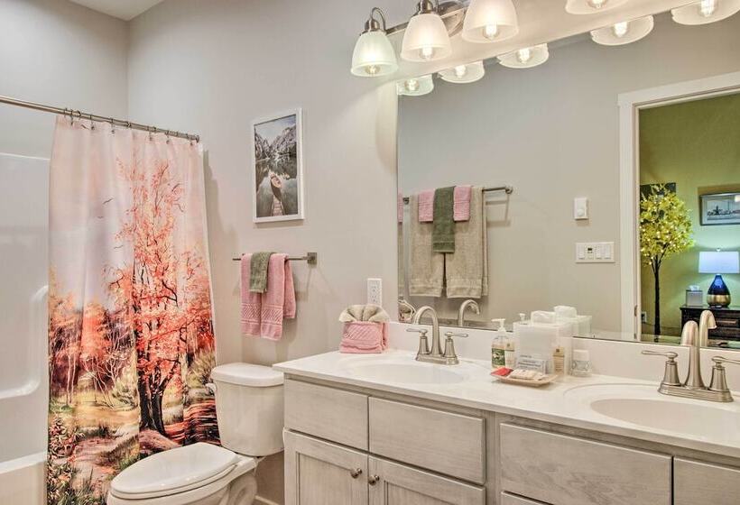 Creekside  Lincoln Lodge  In The Pocono Mtns!