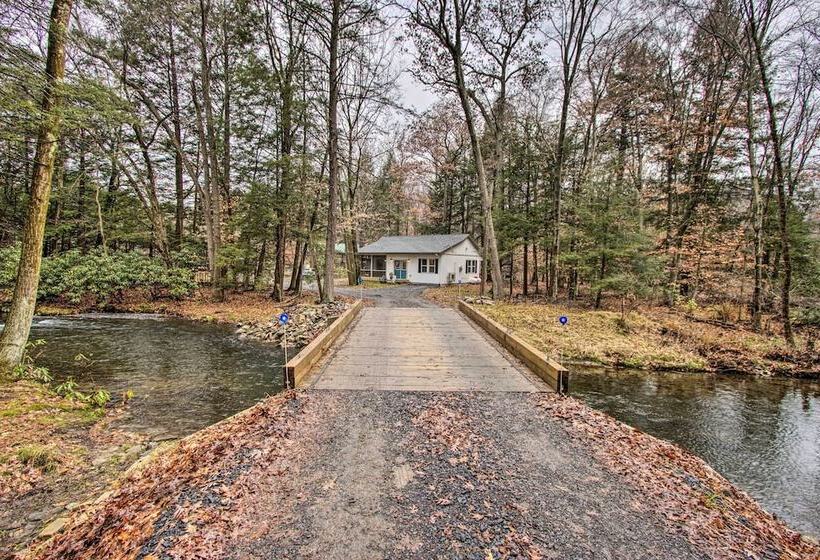 Creekside  Lincoln Lodge  In The Pocono Mtns!