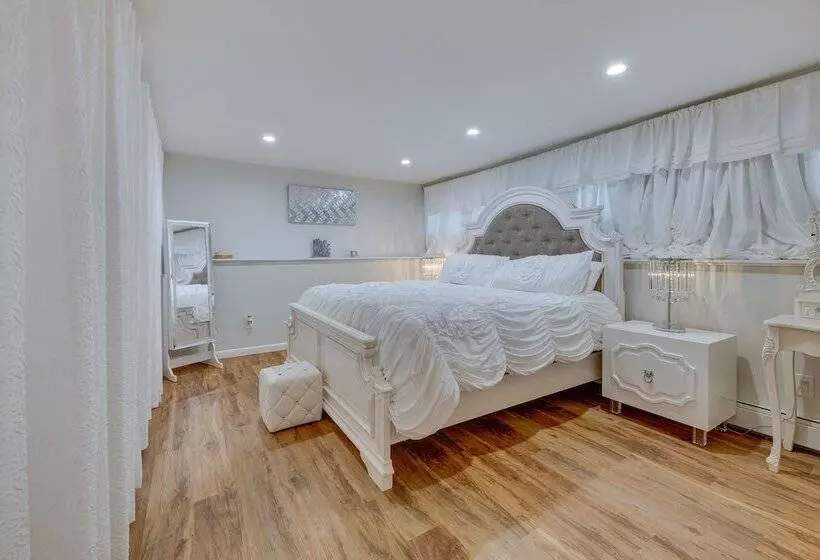 Dreams Of Paradise  Luxury Home W/ Pool!