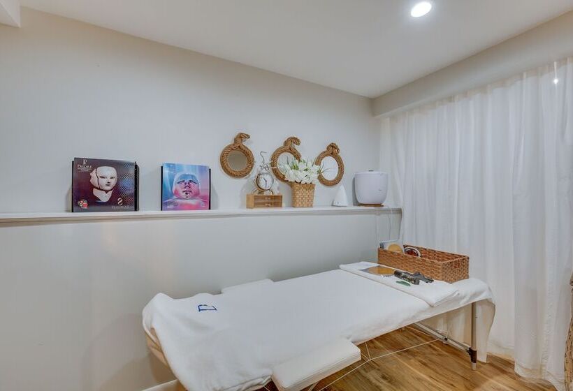 Dreams Of Paradise Luxury Home W/ Pool!