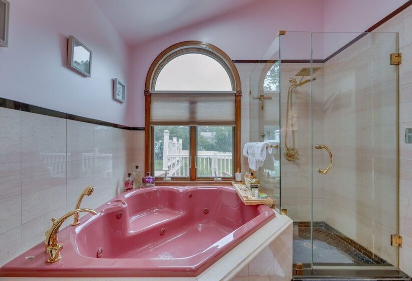 Dreams Of Paradise Luxury Home W/ Pool!