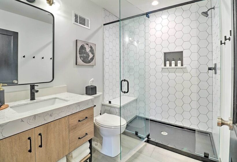 Dreamy St Charles Retreat W/ Furnished Patio!