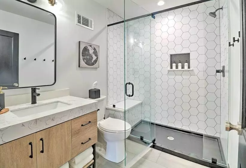 Dreamy St Charles Retreat W/ Furnished Patio!