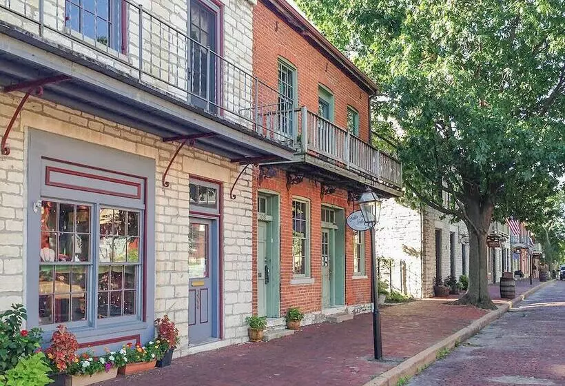 Dreamy St Charles Retreat W/ Furnished Patio!