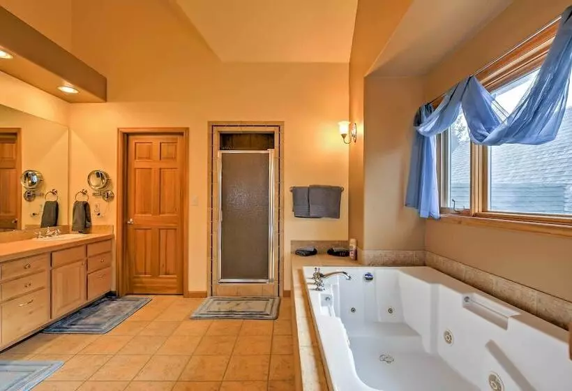 Expansive Hartsel Home W/ Mtn Views Near Hiking