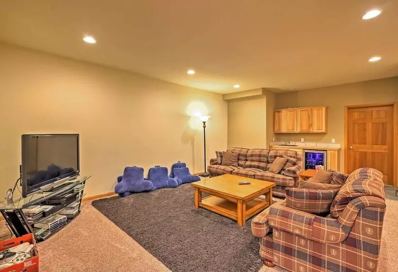 Expansive Hartsel Home W/ Mtn Views Near Hiking