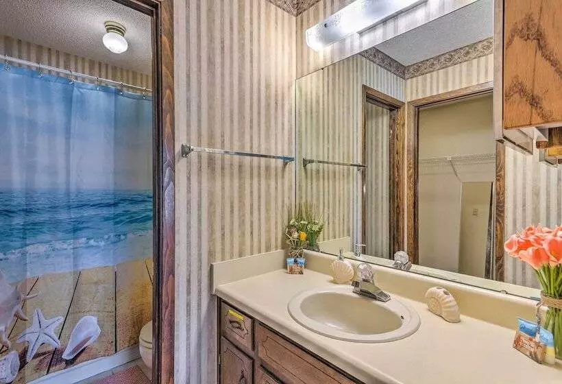 Close To Beaches   Family Friendly Home W/ Pool!