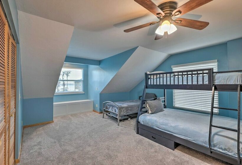 Gorgeous Waldo Home W/ Dock On Santa Fe Lake!