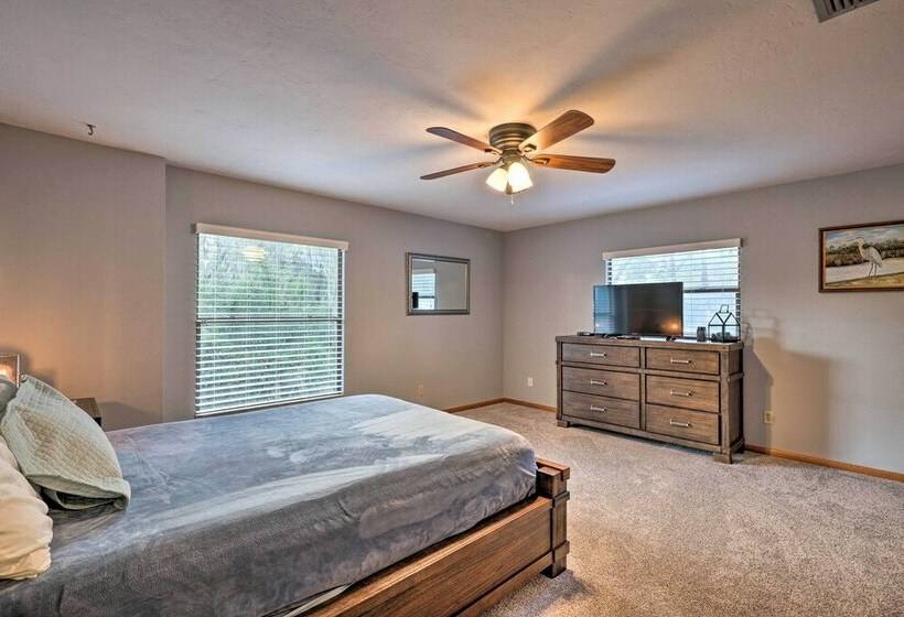 Gorgeous Waldo Home W/ Dock On Santa Fe Lake!