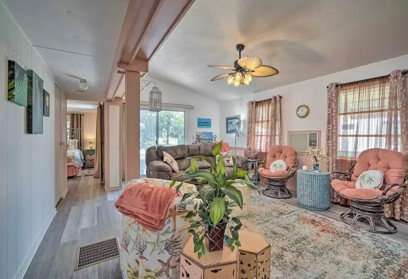 Homosassa Retreat W/ Sunroom & Canal Views!