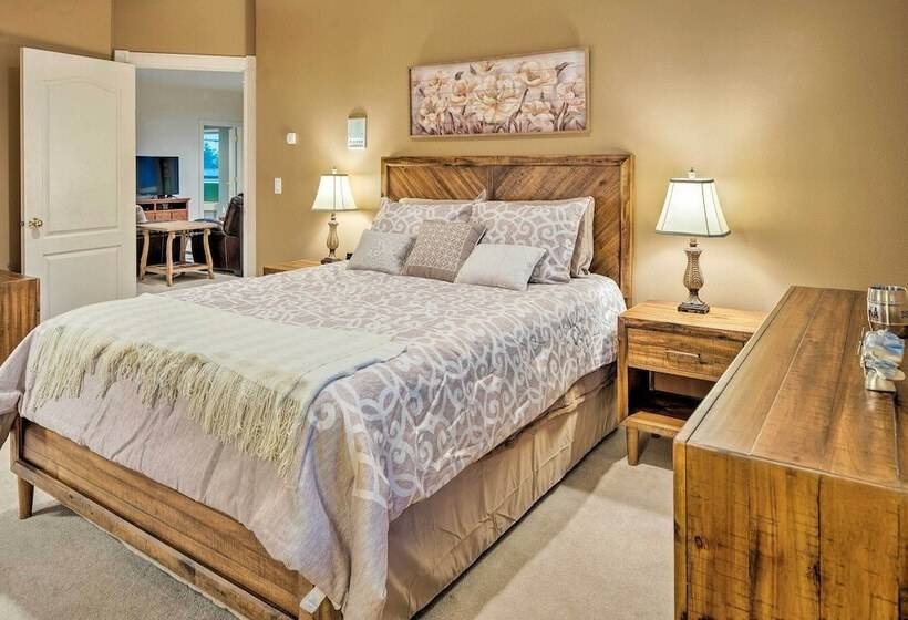 Ketchikan Home: Bay Views, 1/2 Mi To Hiking Trails