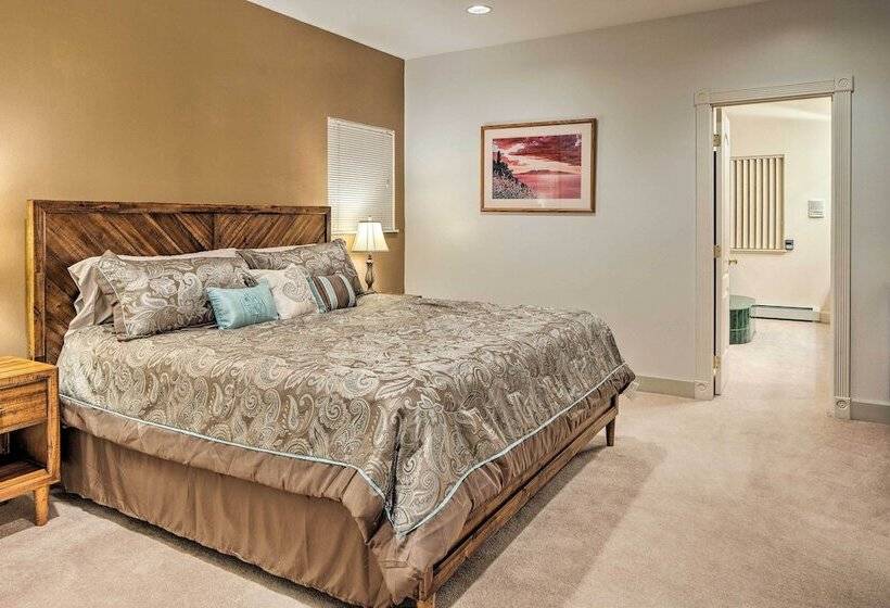 Ketchikan Home: Bay Views, 1/2 Mi To Hiking Trails