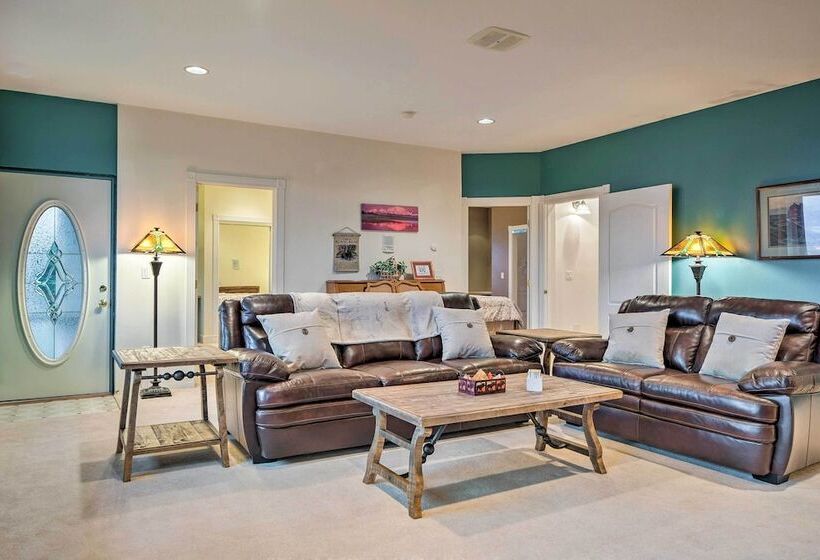 Ketchikan Home: Bay Views, 1/2 Mi To Hiking Trails