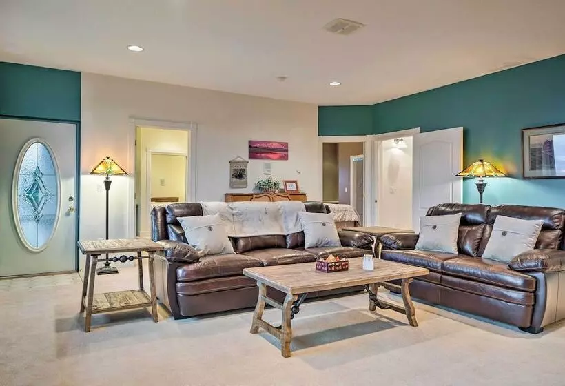 Ketchikan Home: Bay Views, 1/2 Mi To Hiking Trails