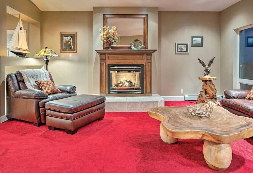 Ketchikan Home: Bay Views, 1/2 Mi To Hiking Trails