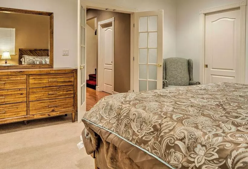 Ketchikan Home: Bay Views, 1/2 Mi To Hiking Trails