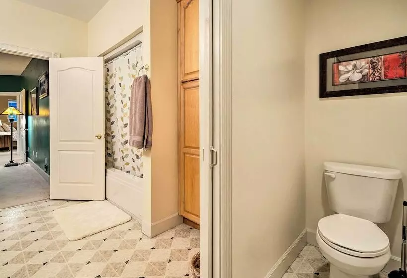 Ketchikan Home: Bay Views, 1/2 Mi To Hiking Trails