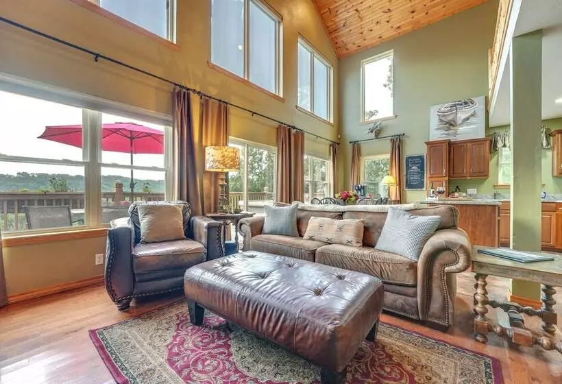 Lake View Home In Blue Eye W/ Hot Tub & Fire Pit!