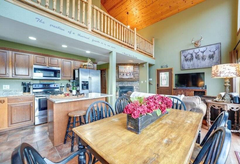 Lake View Home In Blue Eye W/ Hot Tub & Fire Pit!