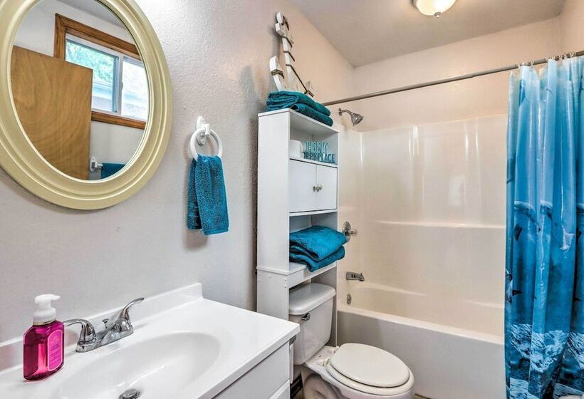 Lakefront Family Retreat W/ Boat Slip & Dock!