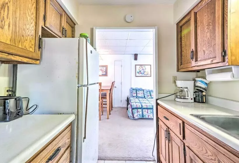 Lakefront Family Retreat W/ Boat Slip & Dock!