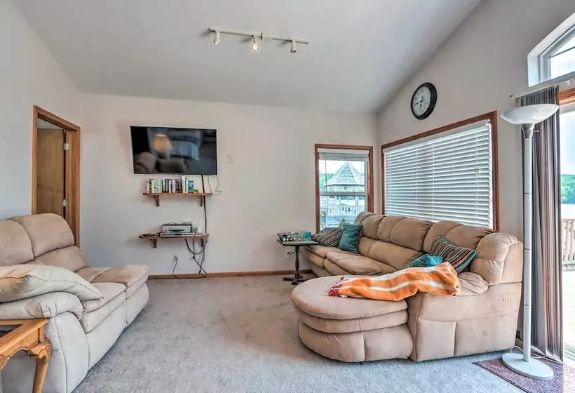 Lakefront Family Retreat W/ Boat Slip & Dock!