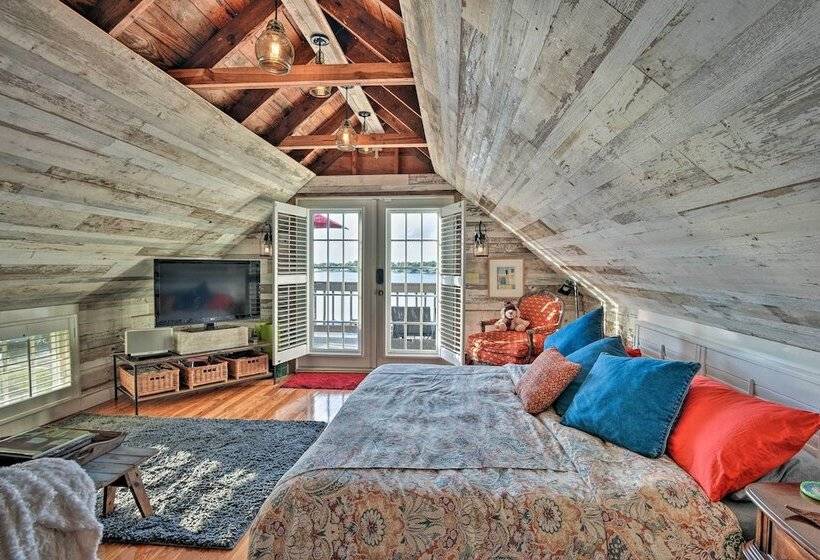 Lakefront Florida Retreat Pool Table & Boat Dock