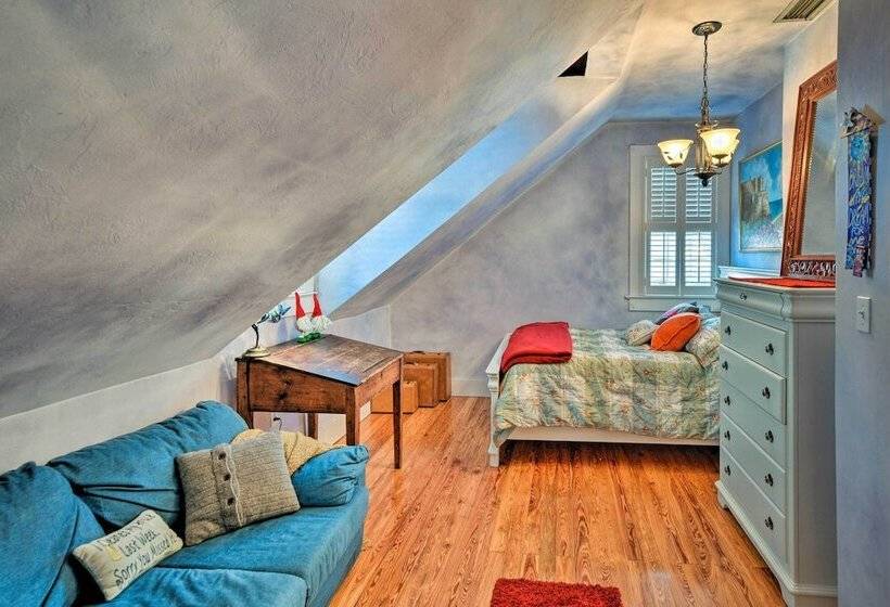 Lakefront Florida Retreat Pool Table & Boat Dock