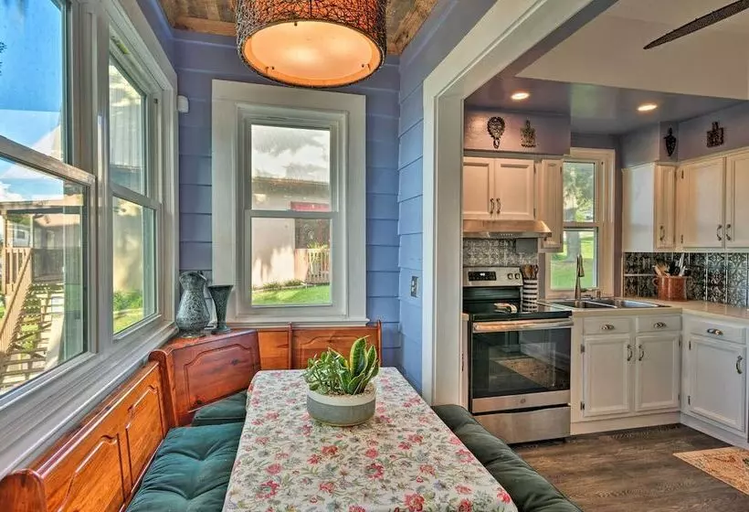 Lakefront Florida Retreat   Pool Table & Boat Dock