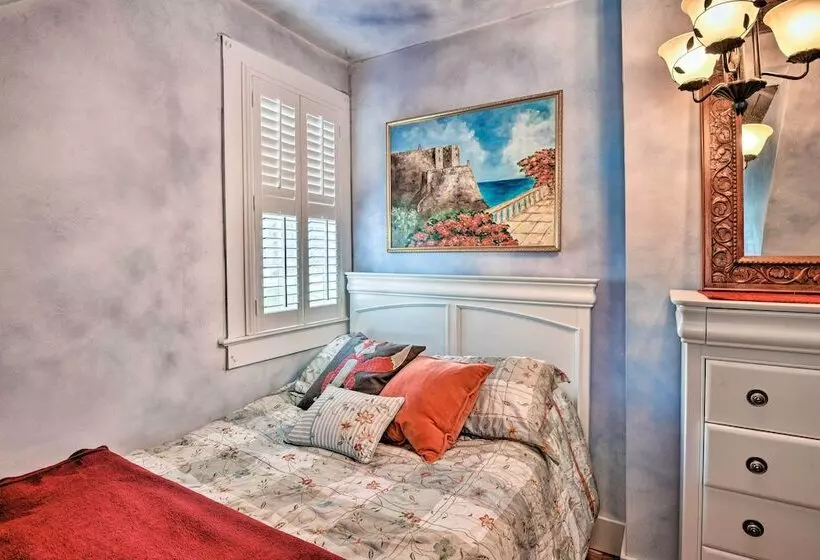 Lakefront Florida Retreat   Pool Table & Boat Dock