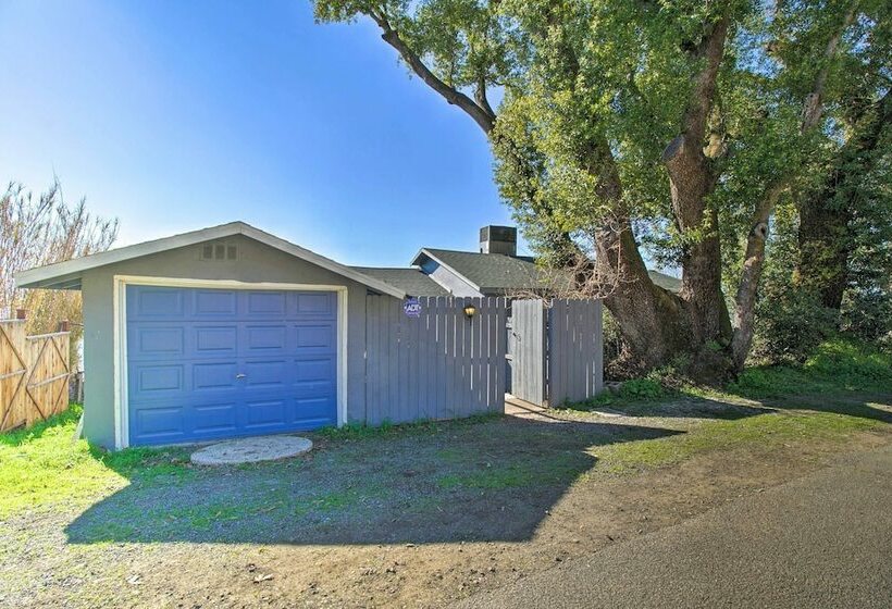 Lakefront Sanctuary W/ Mount Konocti Views