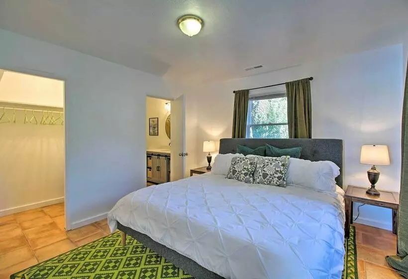 Lakefront Sanctuary W/ Mount Konocti Views