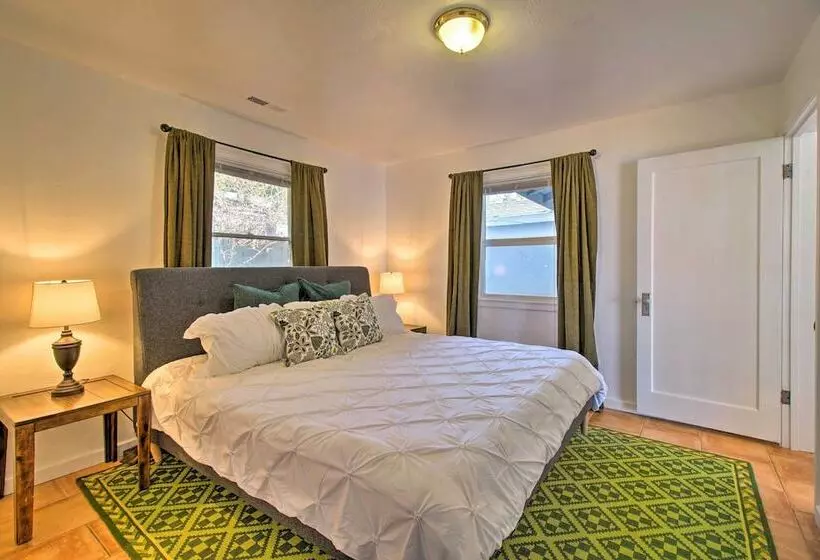 Lakefront Sanctuary W/ Mount Konocti Views