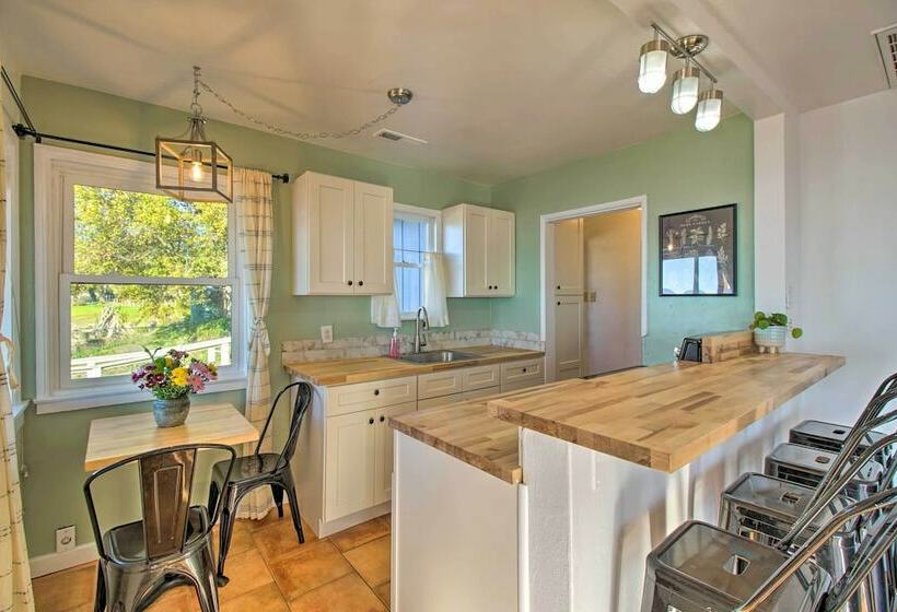 Lakefront Sanctuary W/ Mount Konocti Views